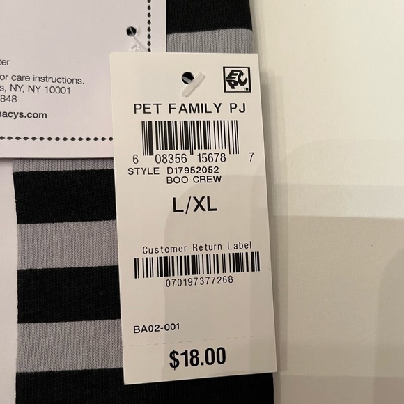 Macy’s Grey & Black Striped Halloween Boo Crew Pet Bandana L/XL - Picture 4 of 4